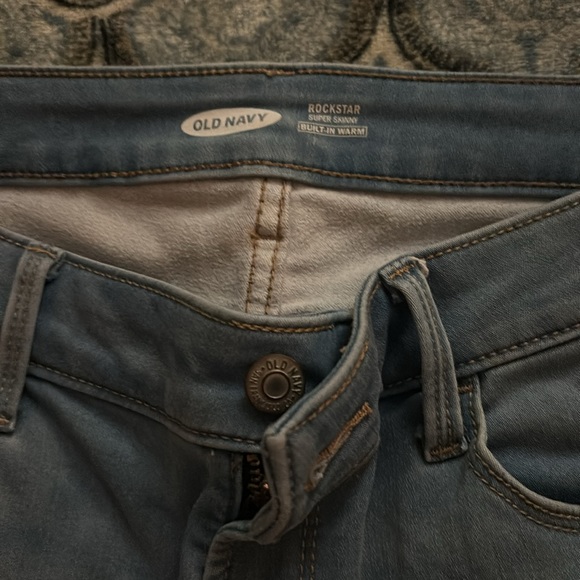 Old navy women’s rockstar jeans super skinny with “built-in warm” - Picture 3 of 6